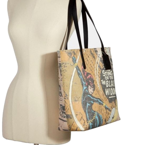 😻COACH😻 X MARVEL Black Widow Tote be first at cosplay! - Picture 7 of 12